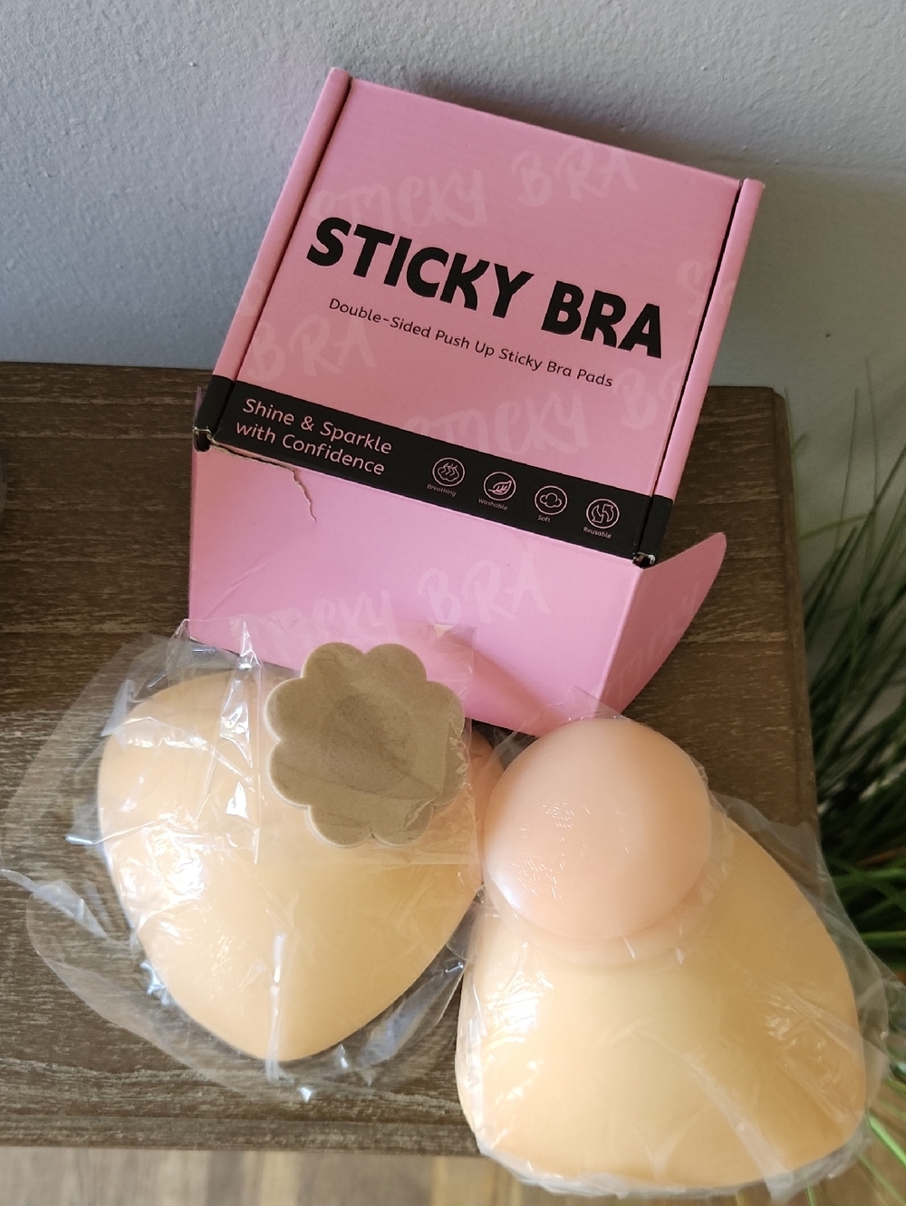 Sticky Bra Double-Sided Push Up Pads - Pink - Picture 2 of 3